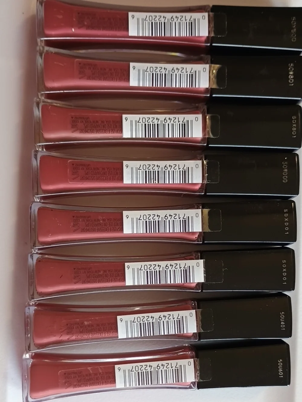 8 x L'Oreal Pro Gloss Plump Lip Gloss with Hyaluronic Acid, 608 True Berry